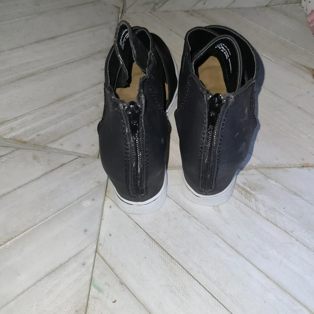 Sugar Size 10 M Black Faux Leather Wedge Sneakers - Picture 4 of 8